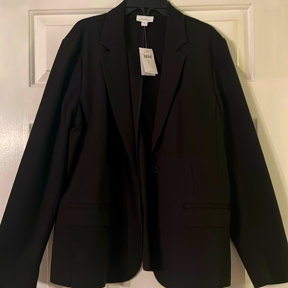 ✨BLACK BLAZER • NWT✨